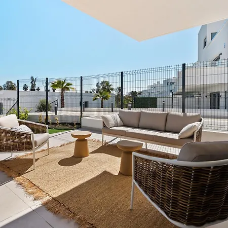 アパート Luxury Sunny In Acqua Gardens With Terrace エステポナ